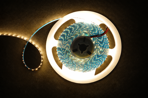 Лента светодиодная Белая (теплая)-5мм-120D-9.6w/м-12v-3000k (5м/рулон)